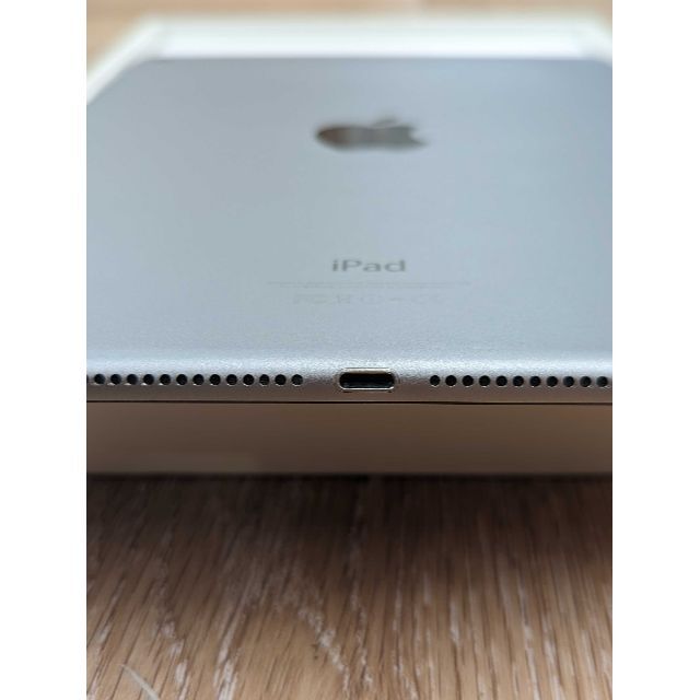 【美品】iPad Air 2 16GB A1566 (027)シルバー 3