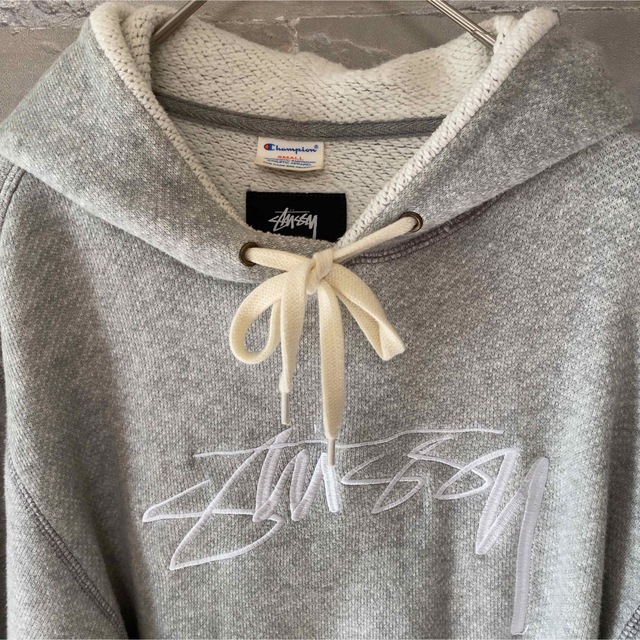 ★人気商品★stussy champion コラボ　スウェットパーカー　S