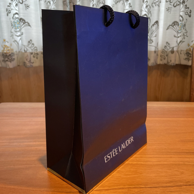 Estee Lauder(エスティローダー)のESTEE LAUDER ショッパー（１枚） レディースのバッグ(ショップ袋)の商品写真