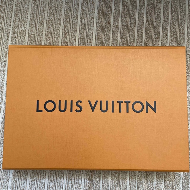 LOUIS VUITTON(ルイヴィトン)のルイヴィトン　ストール　大判　黒 レディースのファッション小物(ストール/パシュミナ)の商品写真