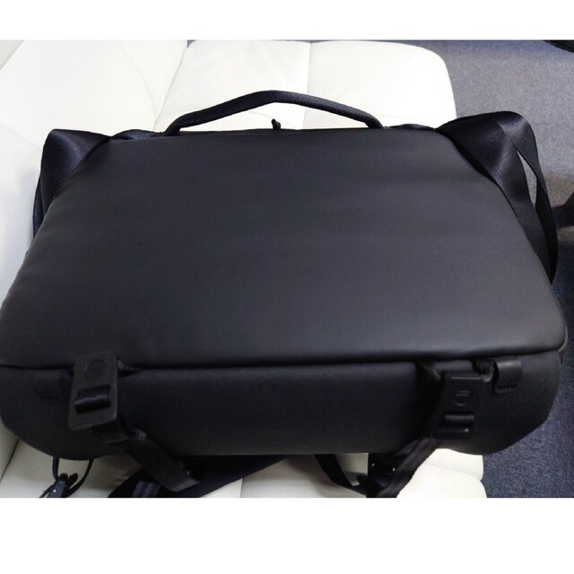 PGYTECH OneGo ショルダーバッグ 10L Black カメラバッグ メンズのバッグ(ショルダーバッグ)の商品写真
