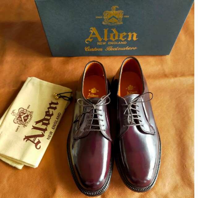 Alden(オールデン)の未使用 Alden cordvan 990 size 7.5D メンズの靴/シューズ(ドレス/ビジネス)の商品写真