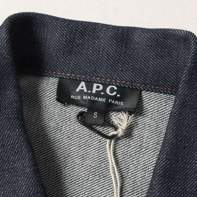 A.P.C(アーペーセー)のA.P.C. アーペーセー ジャケット 1st タイプ リジット デニム トラッカージャケット 25212-1-30301 インディゴ S アウター ブルゾン Ｇジャン ミニマル 【メンズ】 メンズのジャケット/アウター(Gジャン/デニムジャケット)の商品写真