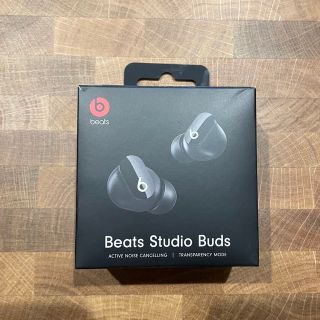 ビーツ(Beats)の【値下げ】超美品 Beats Studio Buds ブラック (ストラップ/イヤホンジャック)