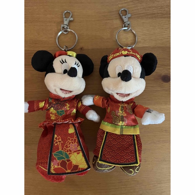Disney(ディズニー)の香港ディズニーランド⭐︎ミッキーマウス&ミニーマウスキーホルダー エンタメ/ホビーのおもちゃ/ぬいぐるみ(キャラクターグッズ)の商品写真