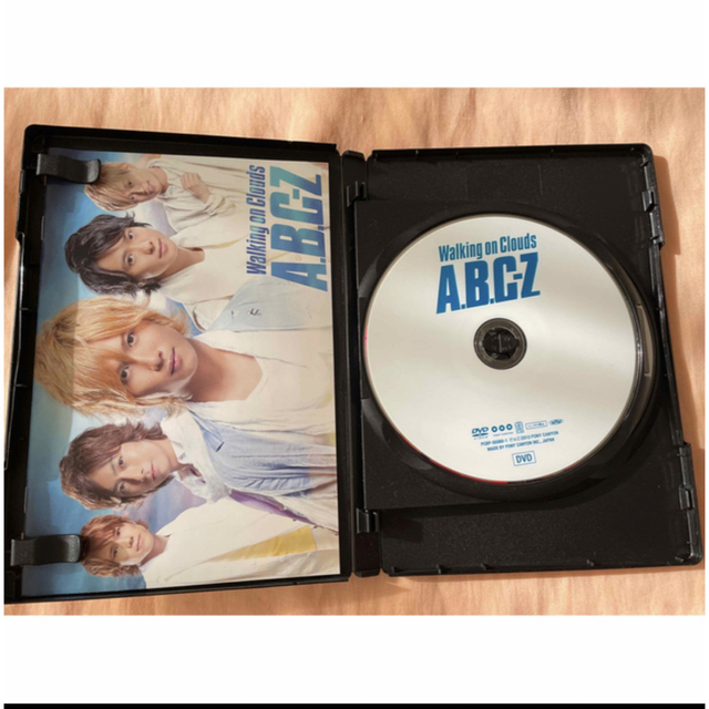 A.B.C-Z(エービーシーズィー)のWalking　on　Clouds初回限定盤（DVD＋CD） エンタメ/ホビーのCD(ポップス/ロック(邦楽))の商品写真