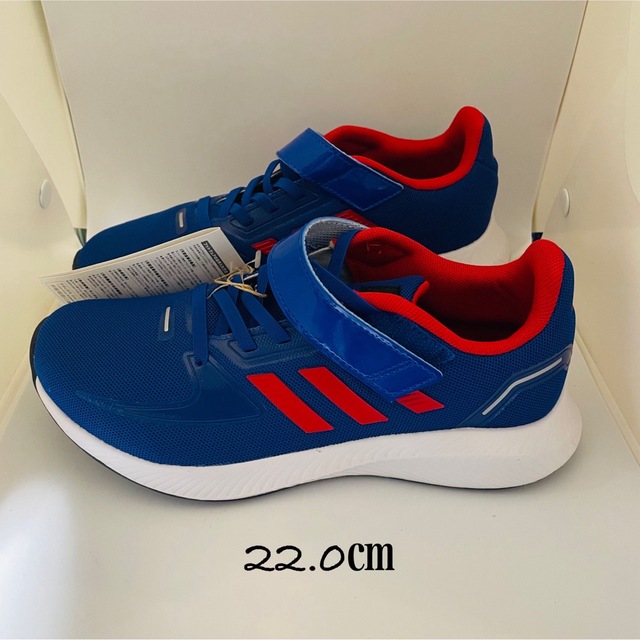 adidas(アディダス)の【新品・2足セット】adidas ジュニア　スニーカー　21.0 22.0タグ付 キッズ/ベビー/マタニティのキッズ靴/シューズ(15cm~)(スニーカー)の商品写真