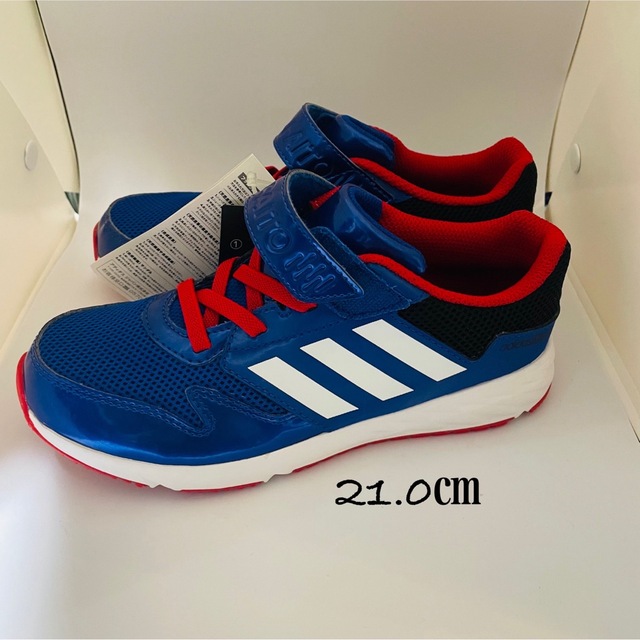 adidas(アディダス)の【新品・2足セット】adidas ジュニア　スニーカー　21.0 22.0タグ付 キッズ/ベビー/マタニティのキッズ靴/シューズ(15cm~)(スニーカー)の商品写真