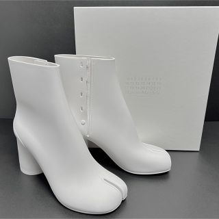 マルタンマルジェラ(Maison Martin Margiela)の38 メゾンマルジェラ Tabi ラバー ブーツ タビ 白 ブーツ アンクル(ブーツ)