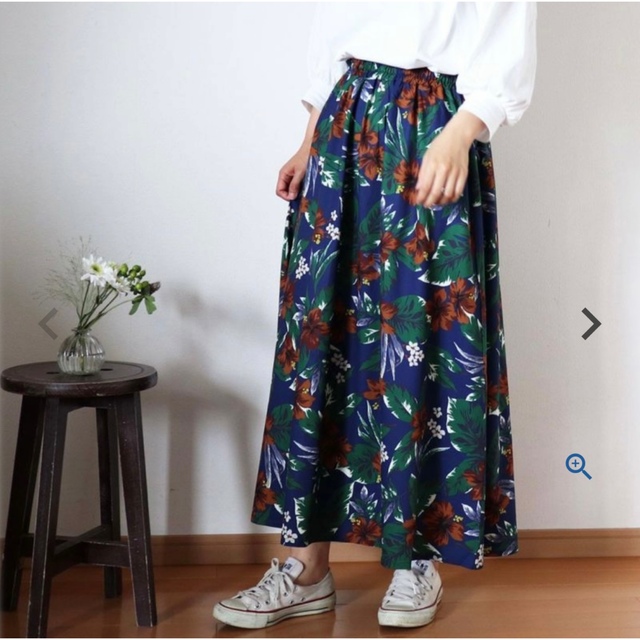 フレアスカート　花柄 レディースのスカート(ロングスカート)の商品写真