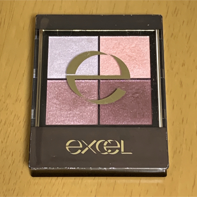 excel(エクセル)のエクセル リアルクローズシャドウ CS04 プラムニット(1コ入) コスメ/美容のベースメイク/化粧品(アイシャドウ)の商品写真