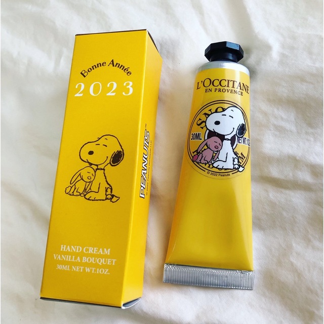 L'OCCITANE(ロクシタン)の【新品未使用】ロクシタン　ハンドクリーム　スヌーピー　30ml コスメ/美容のボディケア(ハンドクリーム)の商品写真