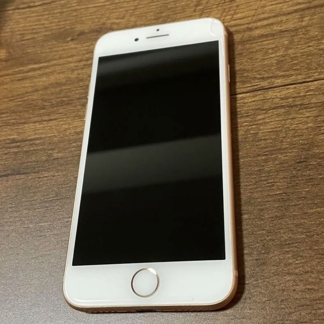 iPhone(アイフォーン)の限定お値下げ◯Apple iPhone8 64GB ゴールド 箱付き スマホ/家電/カメラのスマートフォン/携帯電話(スマートフォン本体)の商品写真