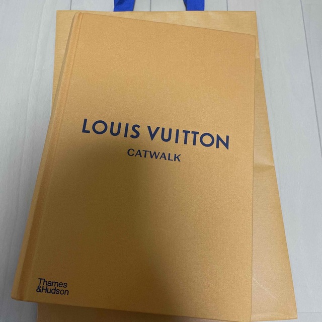 LOUIS VUITTON(ルイヴィトン)のLOUIS VUITTON CATWALK(H) エンタメ/ホビーの本(洋書)の商品写真