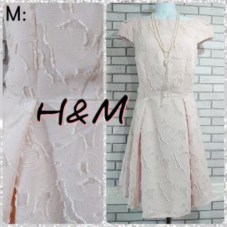 エイチアンドエム(H&M)のM：新品 シフォンワンピース／H&M★タグ付き★ベイビーピンク(ひざ丈ワンピース)