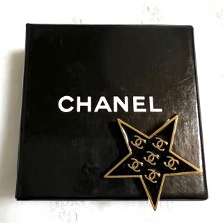 シャネル(CHANEL)の専用★ CHANEL シャネル 星 スター ブローチ ゴールド×黒(ブローチ/コサージュ)