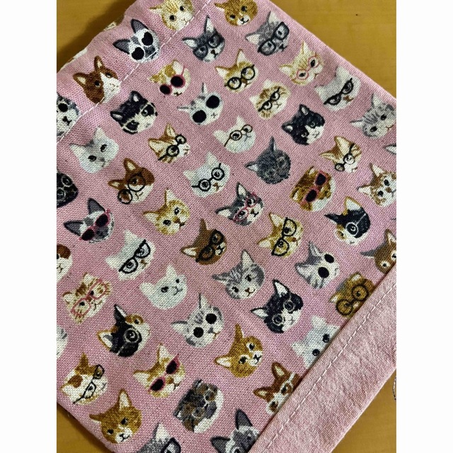ハンドメイド　猫　巾着袋　給食袋　コップ袋　キャット ハンドメイドのキッズ/ベビー(外出用品)の商品写真