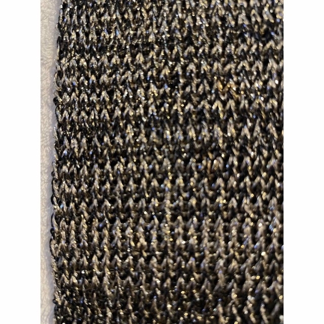 ハンドメイド　細いストール　黒と金ラメ ハンドメイドのファッション小物(マフラー/ストール)の商品写真