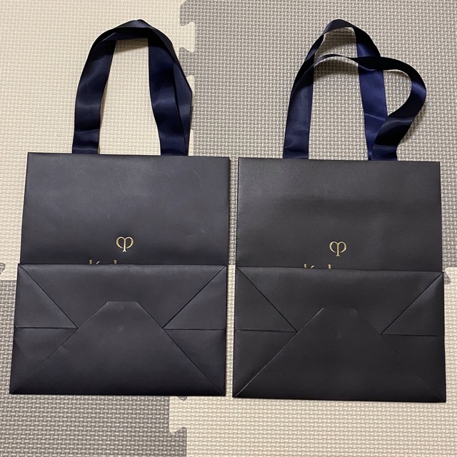 クレ・ド・ポー ボーテ(クレドポーボーテ)のクレドポーボーテ　紙袋　2つ レディースのバッグ(ショップ袋)の商品写真