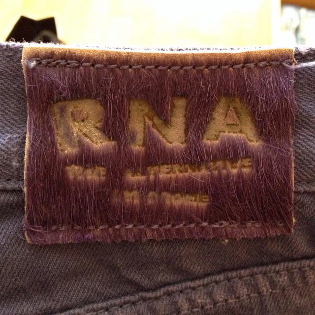 RNA(アールエヌエー)のRNAクラッシュパンツ レディースのパンツ(デニム/ジーンズ)の商品写真