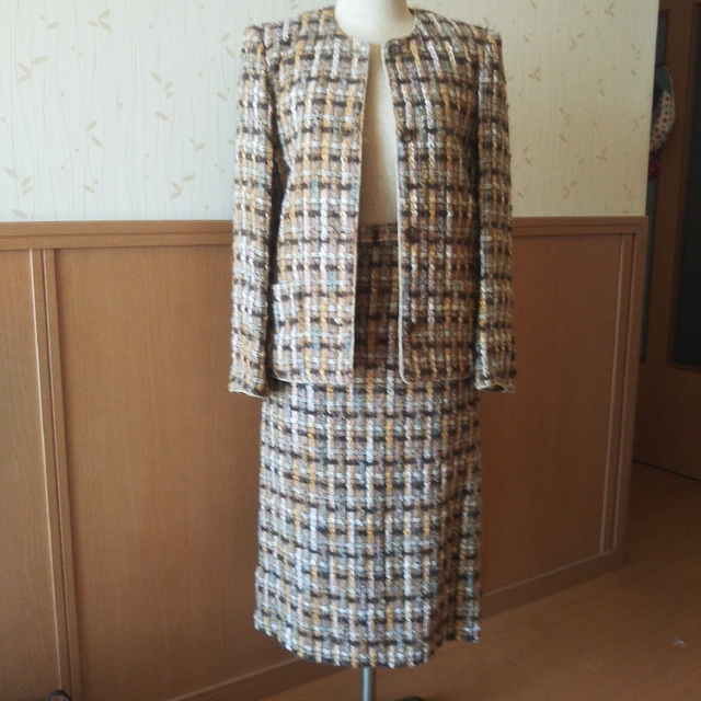Caravan(キャラバン)のCaravan ツイードシャネルスーツ レディースのフォーマル/ドレス(スーツ)の商品写真