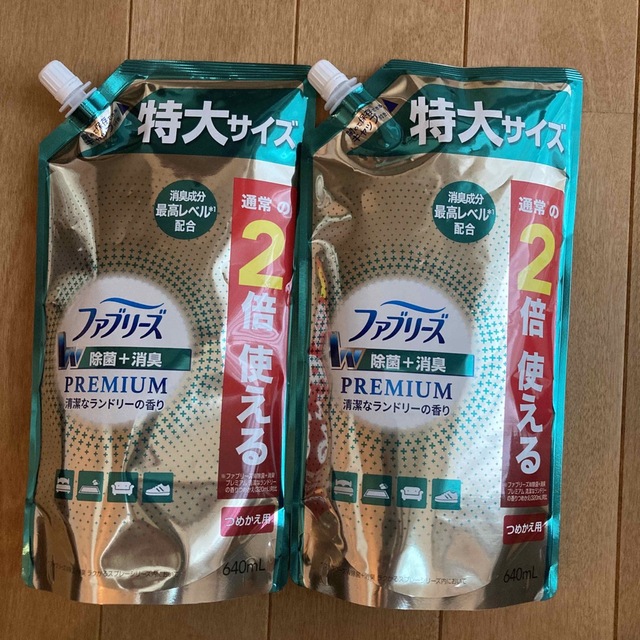 P&G(ピーアンドジー)の【クロロ･ルシルフル様専用】ファブリーズ　PREMIUM  詰替　特大サイズ2個 インテリア/住まい/日用品の日用品/生活雑貨/旅行(日用品/生活雑貨)の商品写真