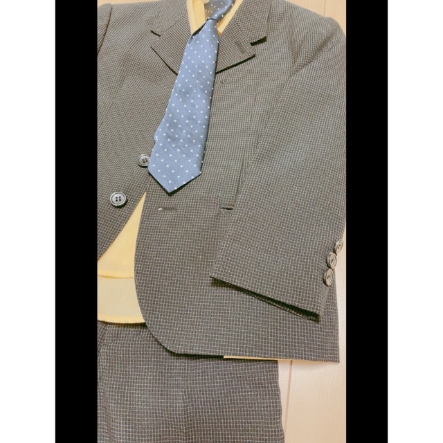 男児スーツ 4点セット 美品 キッズ/ベビー/マタニティのキッズ服男の子用(90cm~)(ドレス/フォーマル)の商品写真