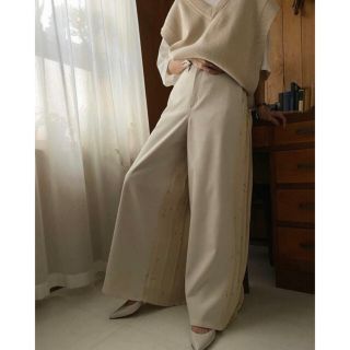 SPRINKLE FLOWER PLEAT PANTS/beige/サイズ0
