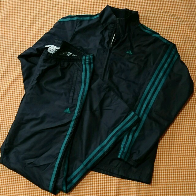 adidas(アディダス)のみゆ様専用 アディダス レディスシャカシャカジャージ上下 Lサイズ スポーツ/アウトドアのスポーツ/アウトドア その他(その他)の商品写真