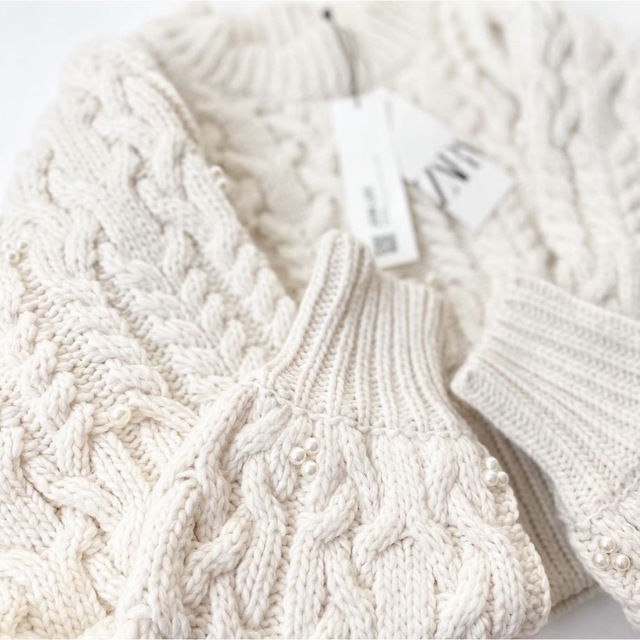 完売商品】ZARA フェイクパール ケーブルニット セーター 白