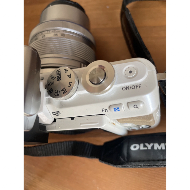 OLYMPUS PEN Lite E-PL7 6