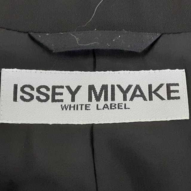 ISSEY MIYAKE(イッセイミヤケ)のイッセイミヤケ ジャケット サイズ4 XL - レディースのジャケット/アウター(その他)の商品写真