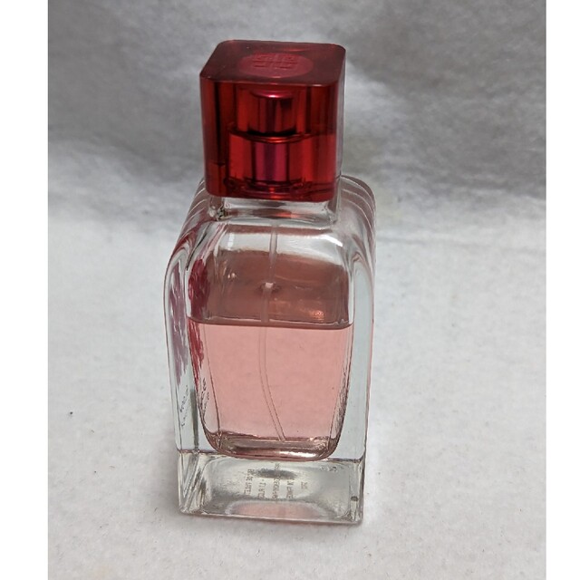 GIVENCHY(ジバンシィ)のジバンシーブルームオードトワレ50ml コスメ/美容の香水(その他)の商品写真