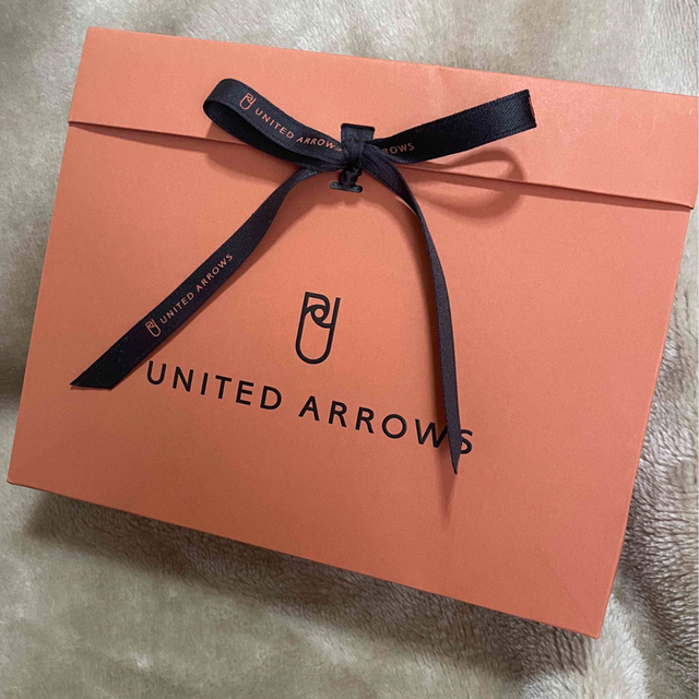 UNITED ARROWS(ユナイテッドアローズ)の近沢レース　ハンカチ　ミモザ　アイボリー　限定　完売　ギフト　プレゼント レディースのファッション小物(ハンカチ)の商品写真