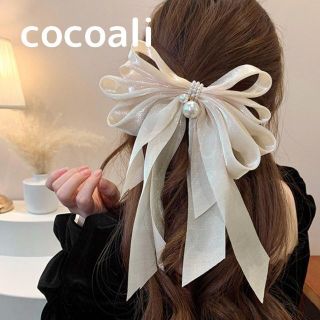 新品未使用　韓国　ヘアバレッタ　パールリボン　ヘアアクセサリー(バレッタ/ヘアクリップ)