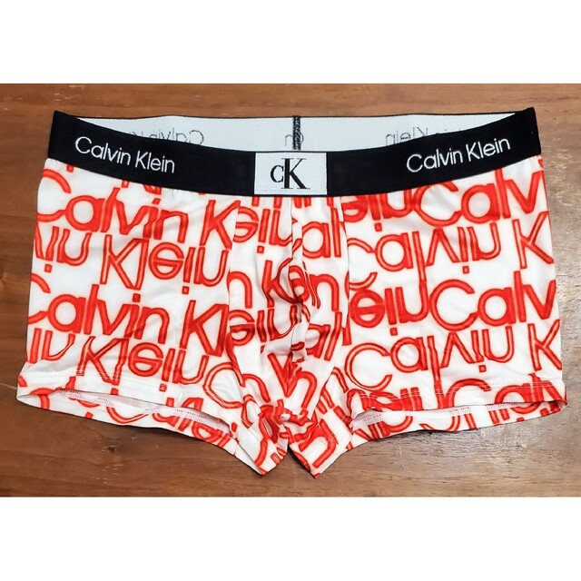Calvin Klein(カルバンクライン)のカルバンクライン　新品　メンズ　ボクサーパンツ(ホワイト/レッドM) メンズのアンダーウェア(ボクサーパンツ)の商品写真