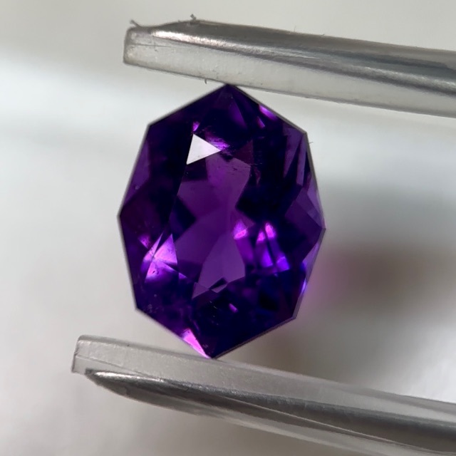 【ご検討中】アメジスト2.51ct  暗みナシ🍇美濃色アメジスト レディースのアクセサリー(その他)の商品写真