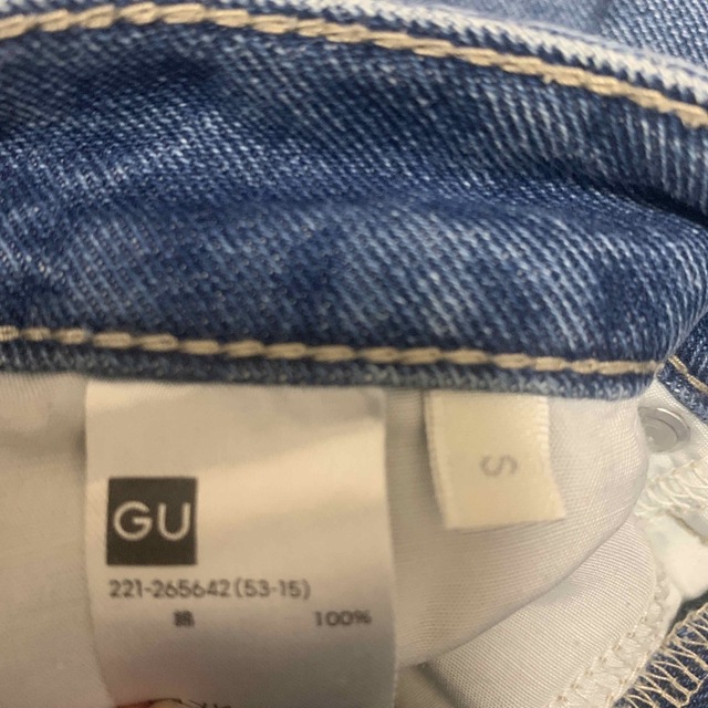 GU(ジーユー)のGU デニム レディースのパンツ(デニム/ジーンズ)の商品写真