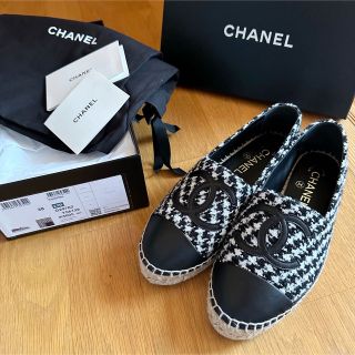 シャネル(CHANEL)の2022 シャネル　エスパ　エスパドリーユ  ツイード 千鳥格子　黒(スリッポン/モカシン)