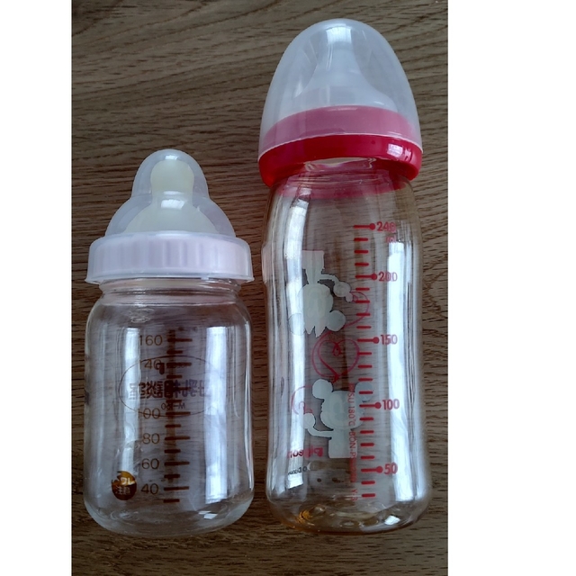 哺乳瓶　2本セット キッズ/ベビー/マタニティの洗浄/衛生用品(哺乳ビン用消毒/衛生ケース)の商品写真