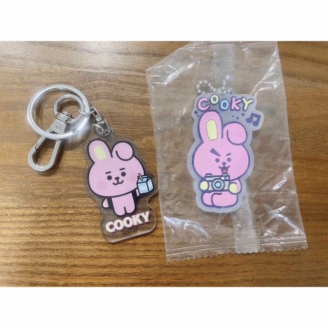 BT21(ビーティーイシビル)の新品未使用　BT21 クッキー　ストラップ エンタメ/ホビーのCD(K-POP/アジア)の商品写真