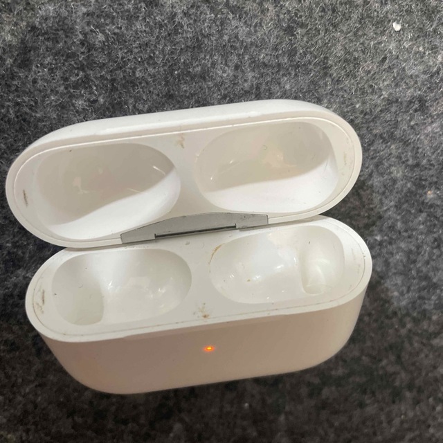 Apple(アップル)のAirPods Pro スマホ/家電/カメラのオーディオ機器(ヘッドフォン/イヤフォン)の商品写真