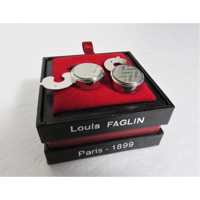 Louis FAGLIN(ルイファグラン)の定価1.3万 Louis FAGLIN カフス ボタン カバー シルバー  メンズのファッション小物(カフリンクス)の商品写真