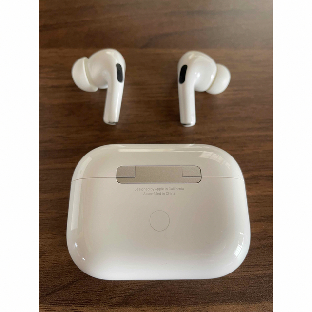 Apple(アップル)のAPPLE AirPods Pro MWP22J/A スマホ/家電/カメラのオーディオ機器(ヘッドフォン/イヤフォン)の商品写真