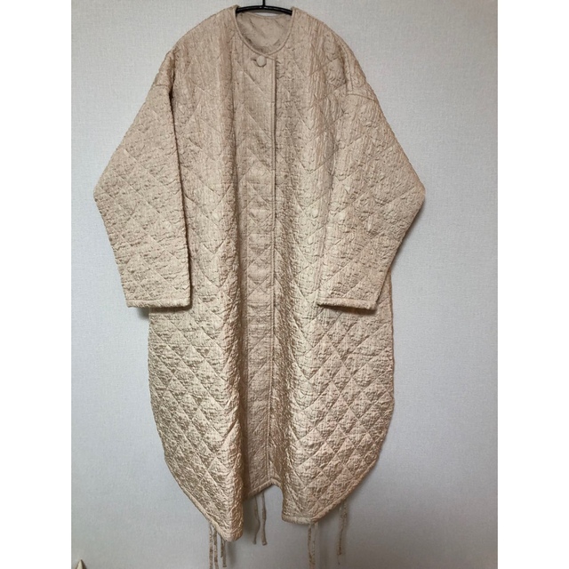 新作 新品 ペルナ Aya × CAROLINA GLASER ベスト付きコートの 新作 新品 ペルナ Aya × CAROLINA GLASER ベスト付きコートの