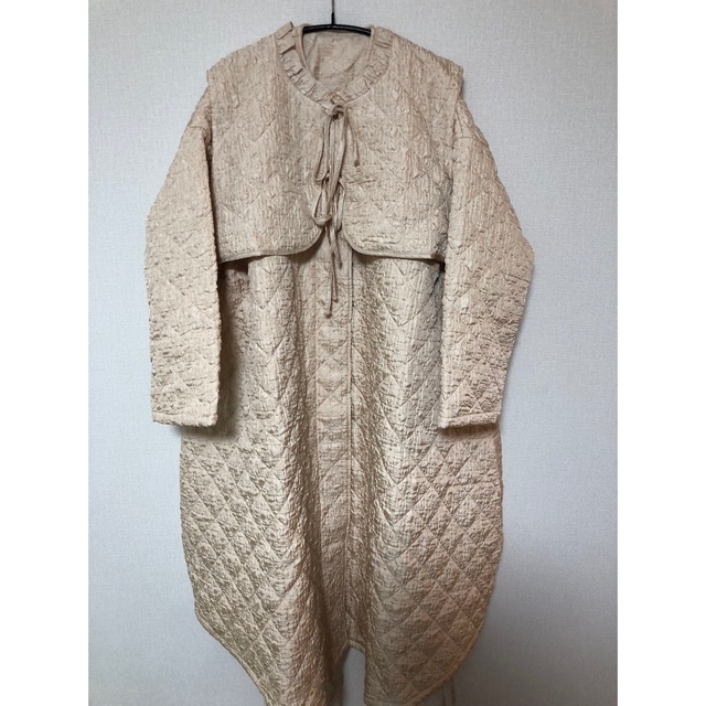 新作 新品 ペルナ Aya × CAROLINA GLASER ベスト付きコートの 新作 新品 ペルナ Aya × CAROLINA GLASER ベスト付きコートの