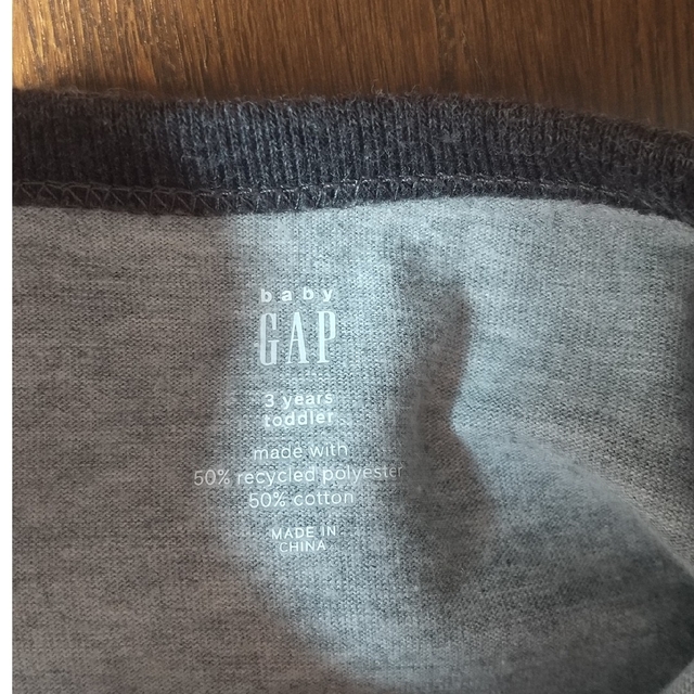 babyGAP(ベビーギャップ)の☆美品☆ babyGAP スヌーピー ラグランTシャツ 100 キッズ/ベビー/マタニティのキッズ服男の子用(90cm~)(Tシャツ/カットソー)の商品写真