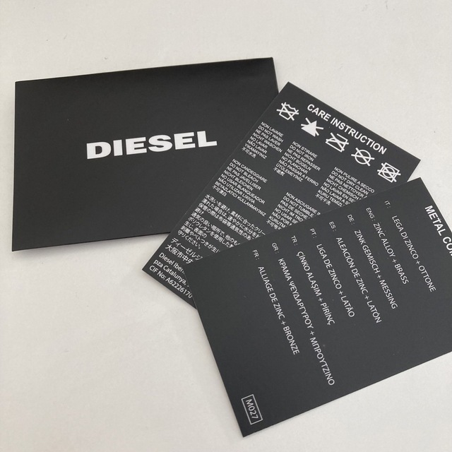 特売中 【新品タグ付き】DIESEL コーテッドパファーナイロントート