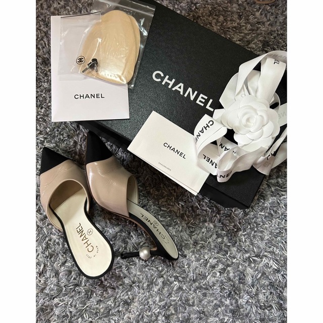 美品シャネル　CHANELグレー&黒　♡♥︎バイカラー　パンプス　36