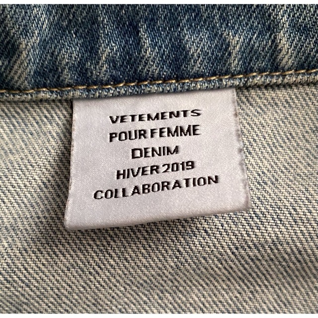 VETEMENTS(ヴェトモン)のVETEMENTS×LEVIS 18AWデニムジャケット メンズのジャケット/アウター(Gジャン/デニムジャケット)の商品写真